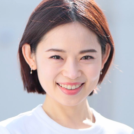 李 嫻